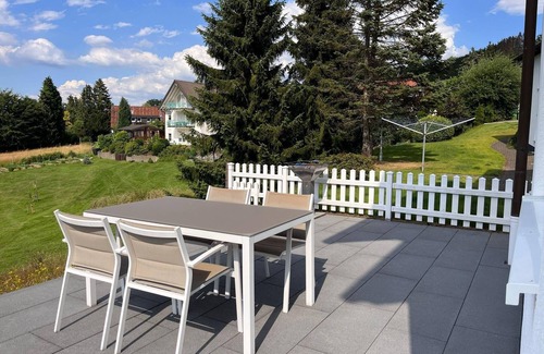 Meinerzhagen Apartment | Ferienwohnung Orth, Tor zum Sauerland, mit großer Terrasse