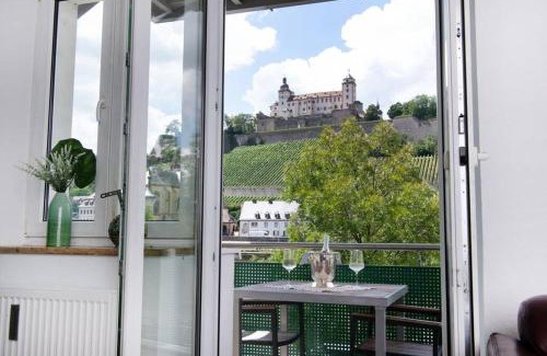 Wurzburg City Centre Apartment | Ferienwohnung Panorama mit Festungsblick