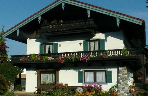 Kreuzfeld Apartment | Ferienwohnung Roßgasse für 3 Personen mit Balkon, Separater Schlafraum, 45 m²
