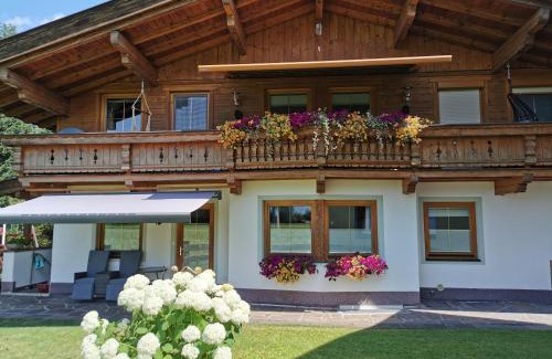 Sankt Johann in Tirol Apartment | Ferienwohnung Stock