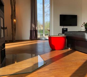 Hamelin Apartment | Ferienwohnung Schleusenhaus Hameln