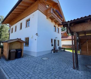 Neuhaus Apartment | Ferienwohnung Schmetterer
