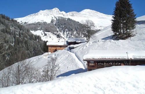 Ascharina Apartment | Ferienwohnung Tola by Interhome