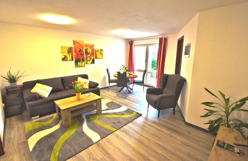 Laubegast Apartment | Ferienwohnung Tukan Apartment Dresden Laubegast WLAN TV Ebike