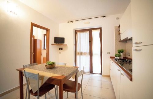 Mattinata House | Ferienwohnung ulivo mit Pool und Privatstrand