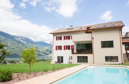 Terlano House | Ferienwohnungen Hochbrunner