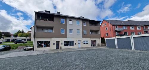 Hof Apartment | Ferienwohnungen Yanev- Hof