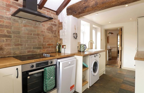 Heacham Cottage | FERN COTTAGE, pet friendly, character holiday cottage in Heacham