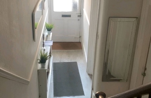 Thornton Apartment | FERN COZY SPOT! 1 Bedroom Apt free wifi F4