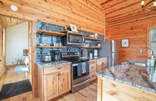 McArthur House | Fern Haven A modern take on Hocking Hills cabins