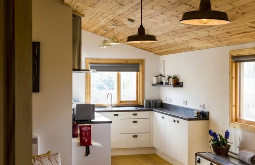 St. Florence Ski Chalet | Fern Lodge - 2 Bedroom Log Cabin - Saint Florence