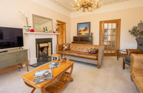 Aberfeldy House | Fernbank House