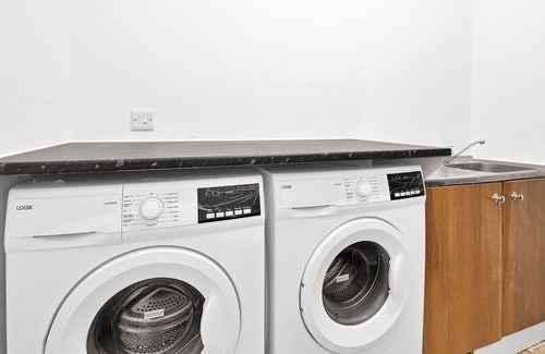 Sudbury Apartment | Fernbank Rooms Sudbury Hill, Harrow Self-Contained Studios with En-Suite - Apt03