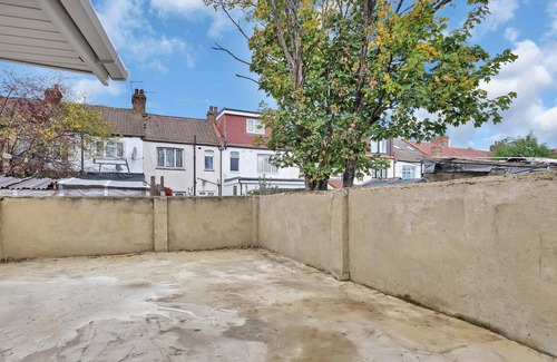 Sudbury Apartment | Fernbank Rooms Sudbury Hill, Harrow Self-Contained Studios with En-Suite - Apt03