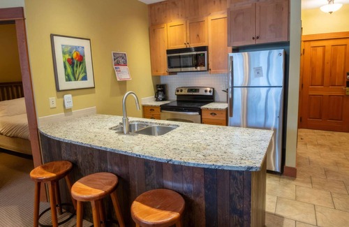 East Kootenay Condo | Fernie - Timberline Lodges Juniper #637