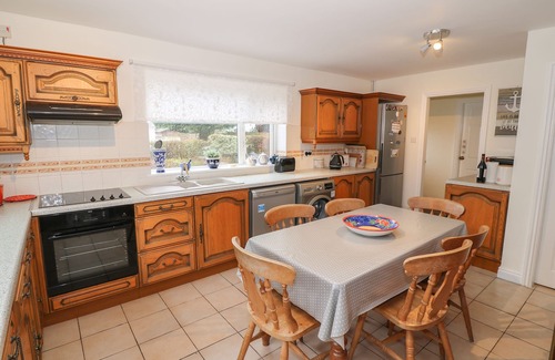 Edern Cottage | FERNLEA, pet friendly, country holiday cottage in Morfa Nefyn