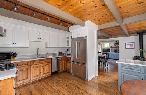 Arnold House | Fernwood- Adorable Cabin w/BLS Access