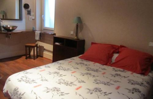 Decazeville Bed & Breakfast | Festiane