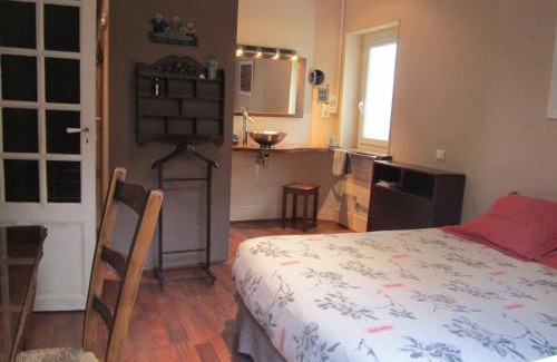 Decazeville Bed & Breakfast | Festiane