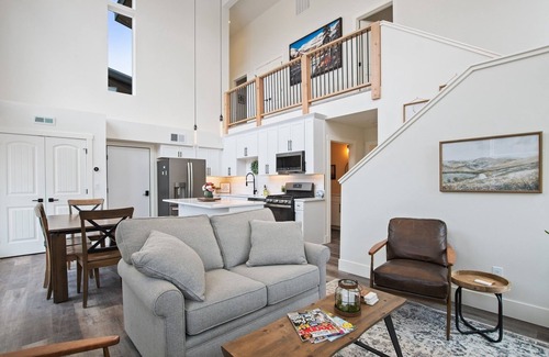 Whitefish Condo | Festive Stays Available! Stunning Quarry unit! B10! Wonderful shared amenities!