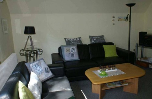 Leer Apartment | Fewo Anne, OG - Apartment Grüßing, 15014