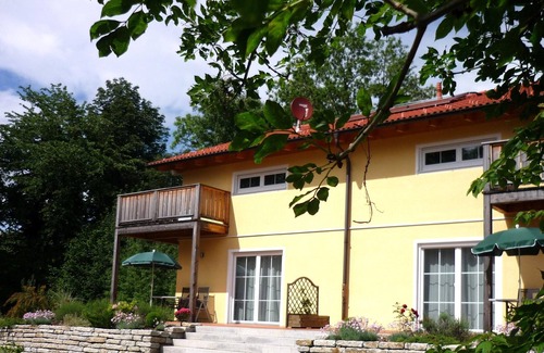 Bad Endorf Apartment | FeWo Schlosssee, 62 qm Erdgeschoss, 1 separates Schlafzimmer