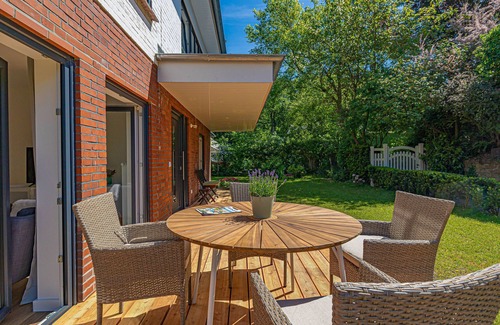 Gluecksburg Apartment | fewo1846 - Lille loft/beachfront apartment with 2 bedrooms and garden