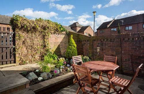 York House | Fewster Way Townhouse