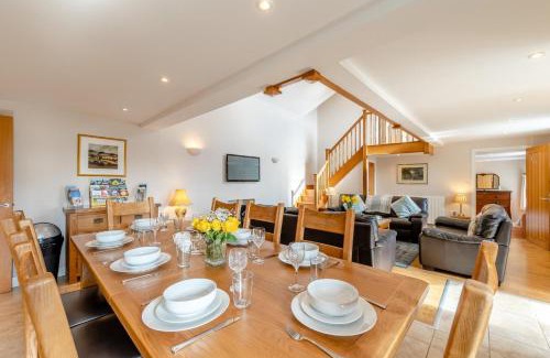 Holyhead House | Fferm Y Beudy