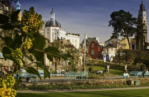 Criccieth House | Ffermdy Cricieth - Three Bedroom House, Sleeps 6