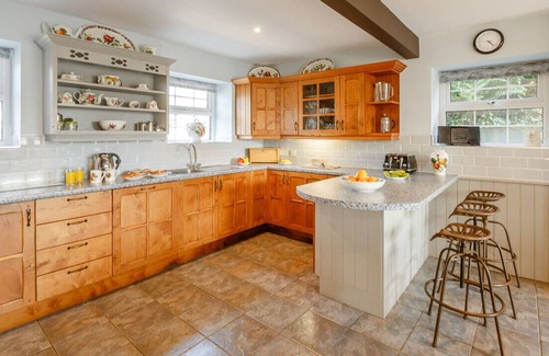 Criccieth House | Ffermdy Cricieth - Three Bedroom House, Sleeps 6