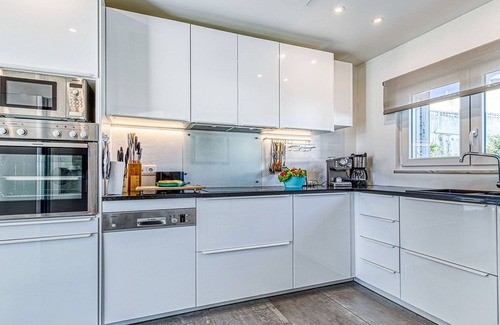 Areias Dos Moinhos Villa | Fiber Optic-Wifi-Jacuzzi-Pool-Sauna-AC-Living Room Cinema-Child Friendly