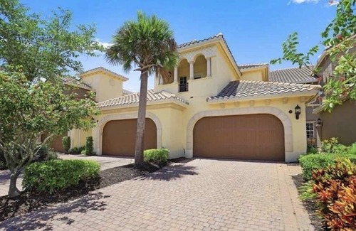 Naples Villa | Fiddlers Creek Naples-3 bd w huge lanai, water views. Montreux. Gated.