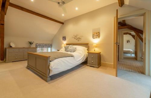 Docking House | Field Corner