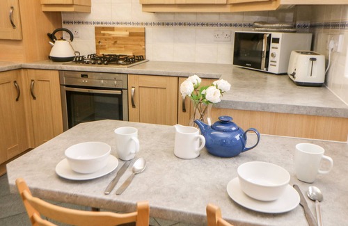 Swanwick House | FIELD HOUSE, pet friendly, with a garden in Swanwick