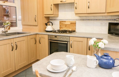 Swanwick House | FIELD HOUSE, pet friendly, with a garden in Swanwick