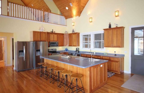 La Follette House | Field of Dreams HUGE 6500 SQ Ft Dream Retreat Flat Shoreline in Deerfield Resort