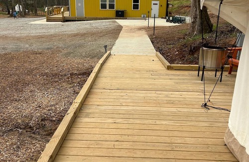 Travelers Rest Cabin | Field Trip Unit 13 Medium Canvas Cabin Accessible