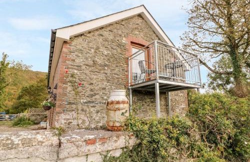 Llanybydder House | Field View