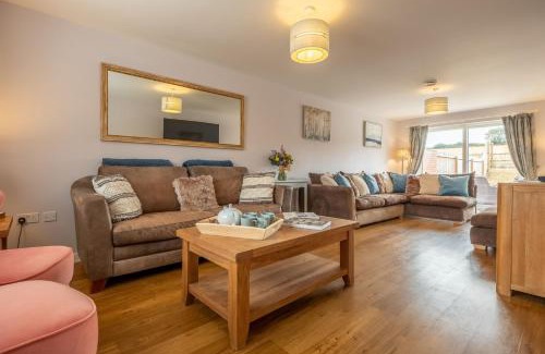 Ringstead House | Field View