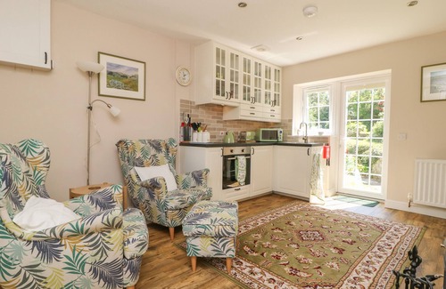 Leyburn Cottage | FIELDFARE LODGE, romantic, character holiday cottage in Middleham