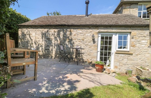Leyburn Cottage | FIELDFARE LODGE, romantic, character holiday cottage in Middleham
