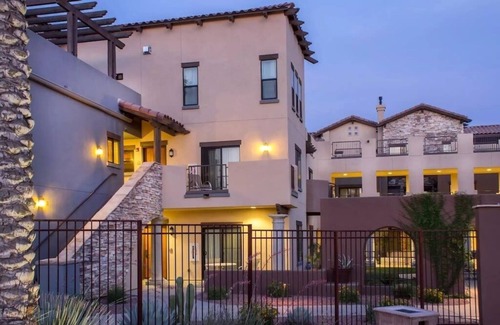 Pleasant Valley Villa | Fiesta Bowl Quarterfinal - stay at Ci Bola Vista Resort and Spa!