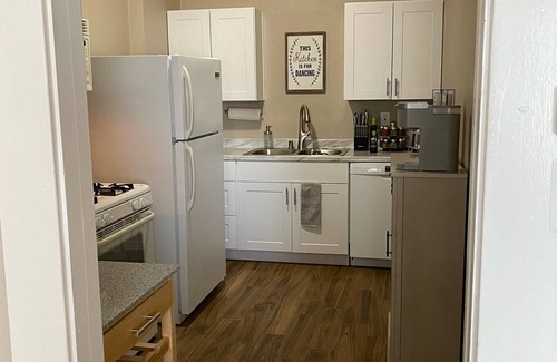 Hollister House | Fifth Street Retreat free parking free coffee