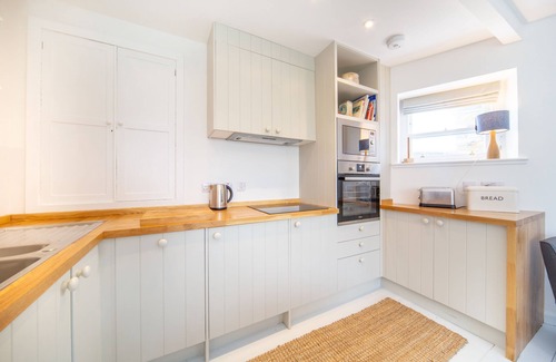 Pittenweem Cottage | Fig Cottage is a traditional cottage with a modern twist