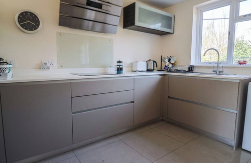 Axminster Cottage | FIG TREE HOUSE, pet friendly, with a garden in Axminster