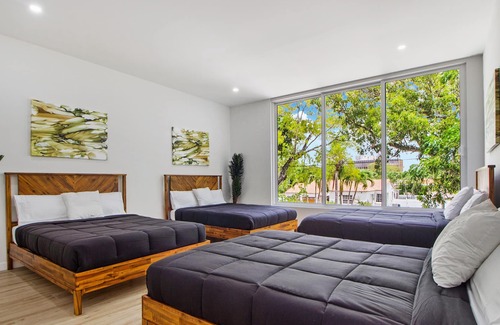 Coral Way Villa | Fiji MAIN · NEW Fiji | 6BR 5BA Brickell Rhodes—Pool & Hot Tub