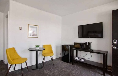 Fillmore Apartment | Fillmore Lodge: Discounted 2 Double Queens Rm
