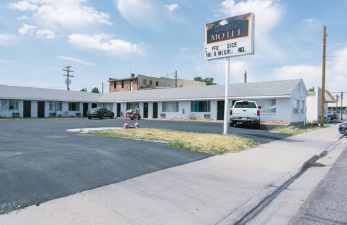 Fillmore Apartment | Fillmore Lodge: Discounted 2 Double Queens Rm