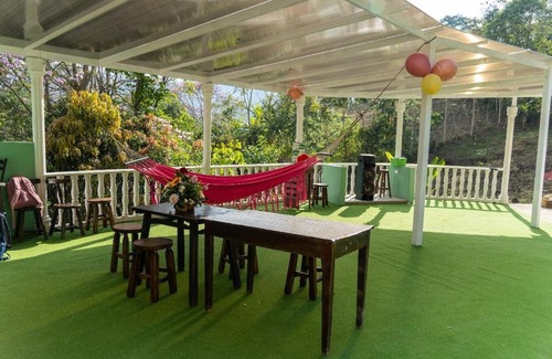 Pachavita House | Finca alto Bonito Jacuzzi Piscina y WiFi